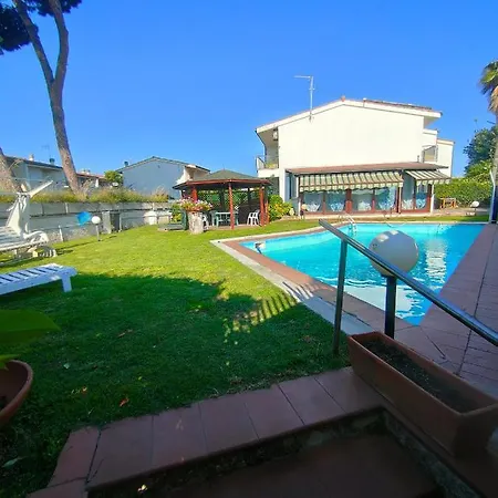 Villa Anteo Con Piscina